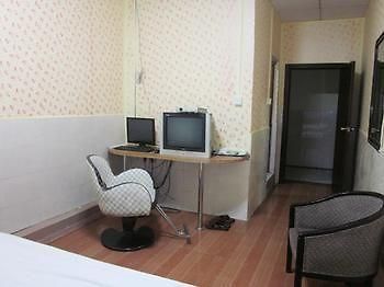 Hongmei Hostel Shenzhen Dış mekan fotoğraf